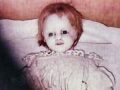 少女の命が宿る「世界一呪われた人形」が自ら失踪！ 不気味な写真も…！