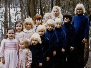 子どもをLSD漬けにしていた異様すぎるカルト教団「ザ・ファミリー」の実態とは？ ウィキリークスとも意外なつながり!?