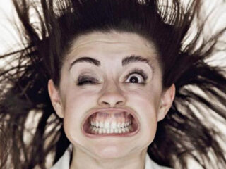 風圧顔面圧倒的崩壊写真群像11連発 — 時速180キロの中毒性