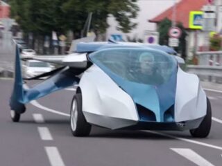 空飛ぶ車の発売間近？「ホバーカー」「垂直離着陸車」などSF映画の世界が現実に！