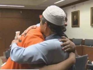 イスラム教徒の父親が息子を殺したアメリカ人を抱きしめて言い放った“ある言葉”とは？  誰もが耳を疑った衝撃の感動ストーリー