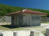 沖縄・波照間島で殺された女の怨念が宿る“呪われたトイレ”に潜入! 消えない血痕、島民の監視… 「本当に近づくべきではない」激ヤバスポット