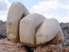 神殿に残された“ヘラクレスの巨大3本指”！ 推定12メートル…巨大オーパーツの謎