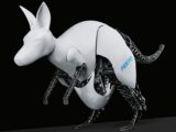 永遠に跳ね続けるロボットカンガルー! 完璧に自然を模した動きに驚愕!!