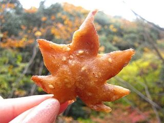 食欲の秋！ カナダ人が日本の秋のおやつ“もみじの天ぷら”に大注目！