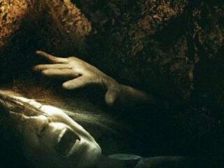 死んだのに“棺の中”で生き返った5人の衝撃逸話！ 棺を落とした衝撃で蘇った男、自身の埋葬計画を聞いていた女…！