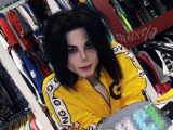 11回の整形手術で完全にマイケル・ジャクソンになった21歳の男! 身体改造が人生のすべてになった深い“心の闇”とは!?