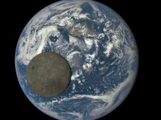 「月の裏側には宇宙人の基地があった」米空軍元職員が内部告発！ NASAのヤバすぎる陰謀とは？