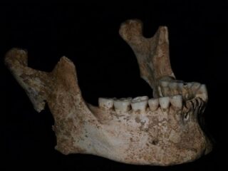 アレクサンドロス大王の父親、フィリッポス2世の遺骨発見!! 史実を覆す発見か？＝ギリシャ