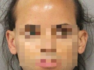 世にも奇妙な“形容しがたい顔”をもつ男のマグショットが話題！ 男にも女にも、中年にも若者にも見える…罪状は？