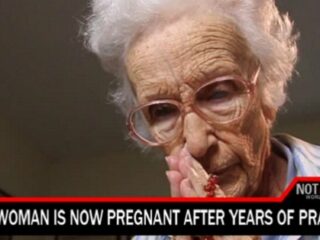 85歳の老婆が奇跡の自然妊娠？1日14時間祈って22歳と性行為の果てに