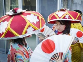 特別ではない沖縄を撮った“特別な写真集”が揺さぶる沖縄観！ 初沢亜利写真集 『沖縄のことを教えてください』