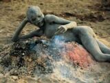 南スーダンの「ディンカ族」のかっこよさが圧倒的すぎる! 漆黒の肌に抜群のスタイル!
