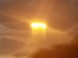 【衝撃画像】太陽から「クラゲのような巨大触手」が発現、擬態UFOの仕業か!  謎の“シェブロンUFO”も同時出現、専門家「過去にも同じ宇宙船が」=米