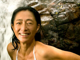 高樹沙耶、事件後初ビキニ！ “衝撃の美プロポーション”を披露…石垣島での生活と日本社会へのメッセージも！石丸元章が突撃取材!!