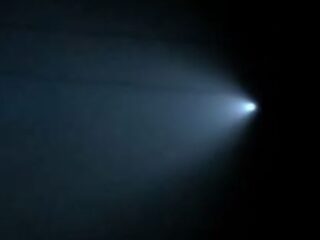 カリフォルニアの夜空に謎の発光体が！目撃者多数だが、実は米軍のミサイル発射だった…