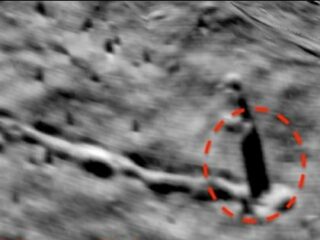 グーグルムーンで月面にトンネルとモノリスが発見される！ NASA隠蔽の証拠も… 「知的な存在が建設した」