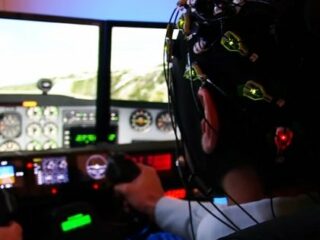 「脳に知識をアップロードする方法」を科学者が発見！ 米航空会社で衝撃の実験結果、勉強不要に!!