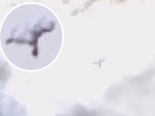 ニューヨーク上空に“守護天使”が降臨！ どう見ても鳥ではない… 終末の兆候か、巨鳥「サンダーバード」の可能性も