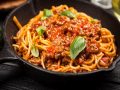 「スパゲッティ・ボロネーゼの存在はフェイクニュースだ」ボローニャ市長の公式発言に世界激震！ 我々は何を食べていたのか？