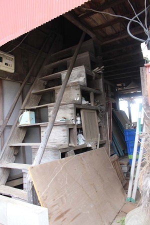 衝撃的すぎる「オウム逃亡信者の潜伏先」の画像8連発! まるで廃墟、想像以上にボロッボロ…菊地直子はここに居た!の画像7