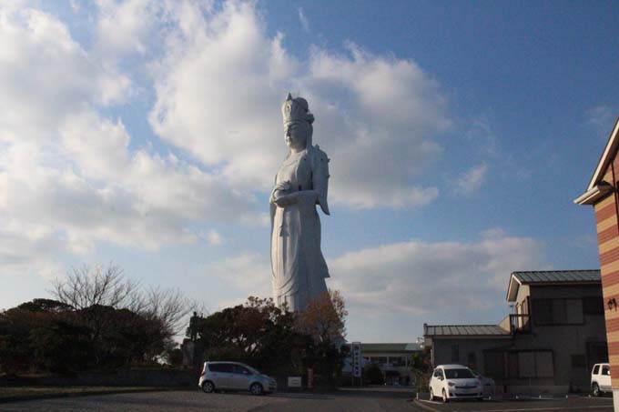 千葉県「東京湾観音」の本当のやばい楽しみ方をルポライター村田らむが徹底伝授！ 心霊、自殺、中古CD、芥川龍之介…超ディープスポット！の画像1