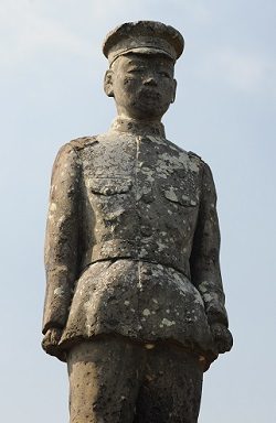 夜な夜な敬礼する「少年兵の像」を現地取材！ 真夜中になると手が上がり… 悲しいストーリーも!?＝大分県の画像2