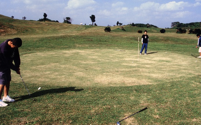 西表島に残された高倉健の隠れ家に潜入! 無残な廃墟だが、ゴルフコースに謎が…!の画像5