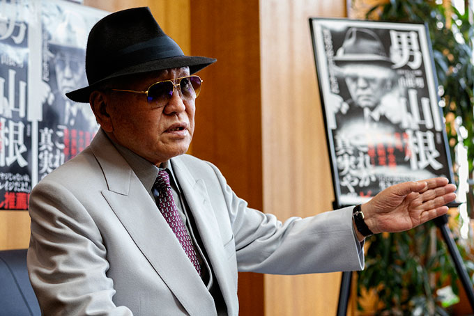 男・山根明「ボクシング騒動と人生」を語る!クソ女、目ん玉くり抜き、謎の数珠、即死寸前ダイヴ、ヤクザ風ファッション…の画像2