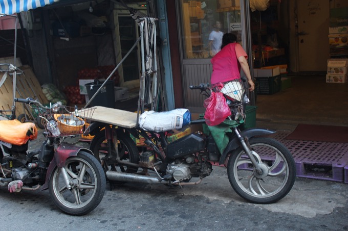 韓国の「バイク観察」が面白すぎる！ ボロすぎて逆に超カッコイイ写真12連発…魔改造、マッドマックス、ゴミ屋敷状態バイク!!の画像6