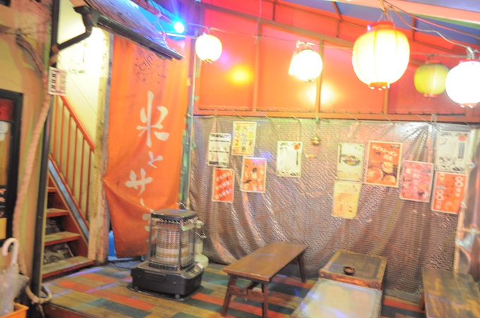 高田馬場の「昆虫食の自販機」でガチ購入&実食してみた! 美女もモグモグ… ヤバすぎる味わいから気づいたことの画像14