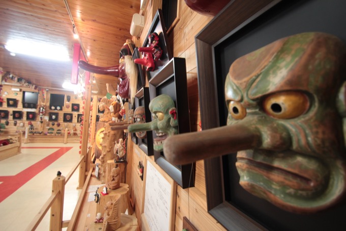 これはやばい! 鹿児島の『霧島天狗館』がディープすぎてジワる! 館長が25年以上集めたお面と謎の似顔絵…の画像6
