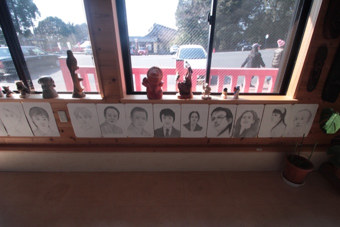 これはやばい! 鹿児島の『霧島天狗館』がディープすぎてジワる! 館長が25年以上集めたお面と謎の似顔絵…の画像12