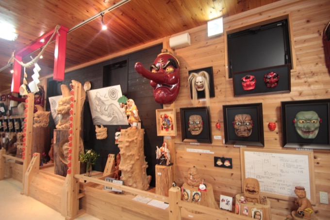 これはやばい! 鹿児島の『霧島天狗館』がディープすぎてジワる! 館長が25年以上集めたお面と謎の似顔絵…の画像4