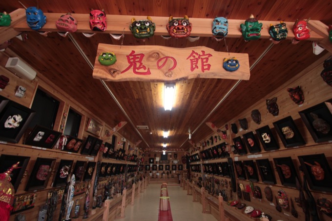 これはやばい! 鹿児島の『霧島天狗館』がディープすぎてジワる! 館長が25年以上集めたお面と謎の似顔絵…の画像7