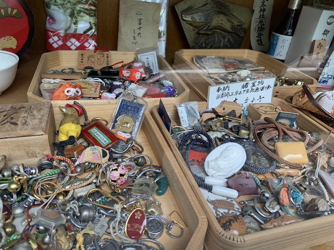 【千本釈迦堂】鼻が陰核、口が女性器、顔は醜女…日本人が知らない自殺した「おかめ伝説」人形コレクションがヤバい!の画像31