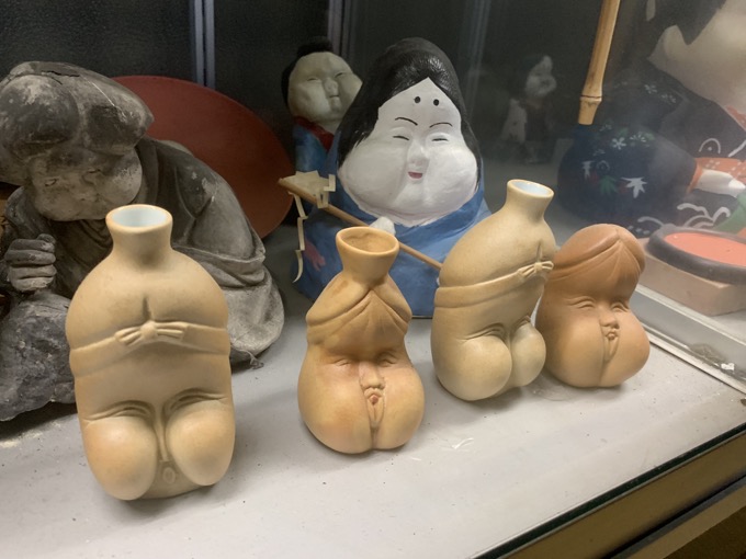 【千本釈迦堂】鼻が陰核、口が女性器、顔は醜女…日本人が知らない自殺した「おかめ伝説」人形コレクションがヤバい!の画像15