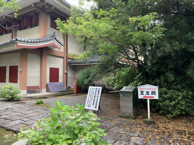 【千本釈迦堂】鼻が陰核、口が女性器、顔は醜女…日本人が知らない自殺した「おかめ伝説」人形コレクションがヤバい!の画像2