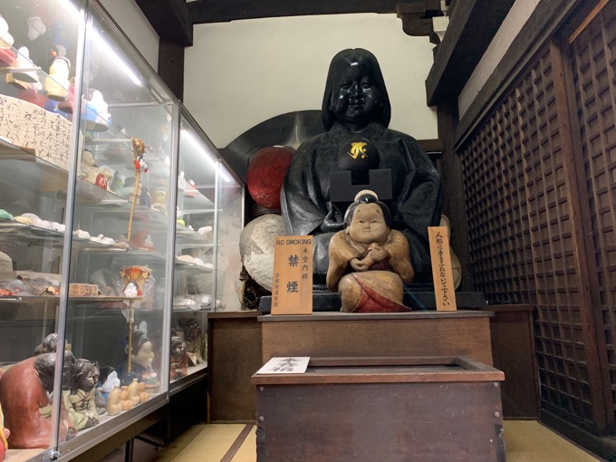 【千本釈迦堂】鼻が陰核、口が女性器、顔は醜女…日本人が知らない自殺した「おかめ伝説」人形コレクションがヤバい!の画像12