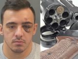 えっ… ロシアンルーレットで美人女性警官(24)が死亡! 参加者も大後悔… 羽目を外しすぎた酔っ払い