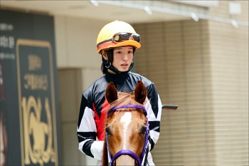 JRA藤田菜七子はジャンヌ・ダルクの生まれ変わりだった!? ヤバすぎる証拠多数、フランスでも人気爆発!の画像2