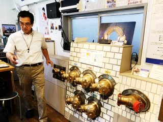 なんてマニアックな博物館なんだ!!!  新橋の「送水口博物館」を村田らむが取材！ かなり楽しい～～!!