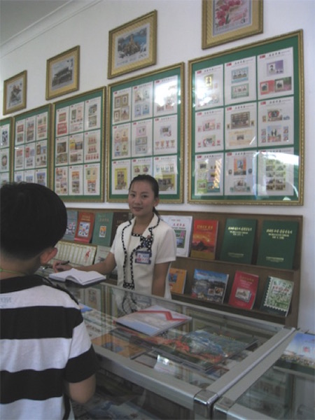 北朝鮮に潜入! 日本人差別用語「ウェノム(倭奴)」を連呼されつつ村田らむが撮影! 美人だらけの売店や老人隠しも!の画像18