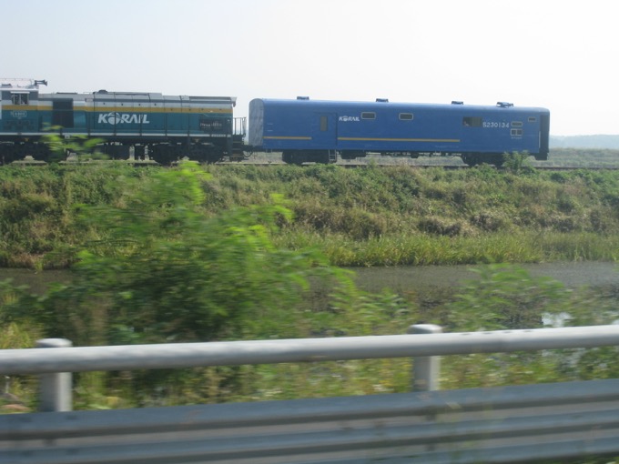 北朝鮮に潜入! 日本人差別用語「ウェノム(倭奴)」を連呼されつつ村田らむが撮影! 美人だらけの売店や老人隠しも!の画像5