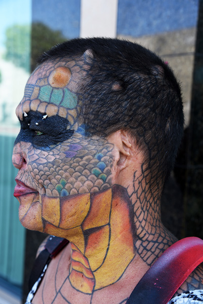 クレイジージャーニーで大反響! 歯は上が2本で下が4本で好物は動物の脳や目玉!「最狂の改造人間ドラゴンレディ」をケロッピー前田が徹底解説!の画像2