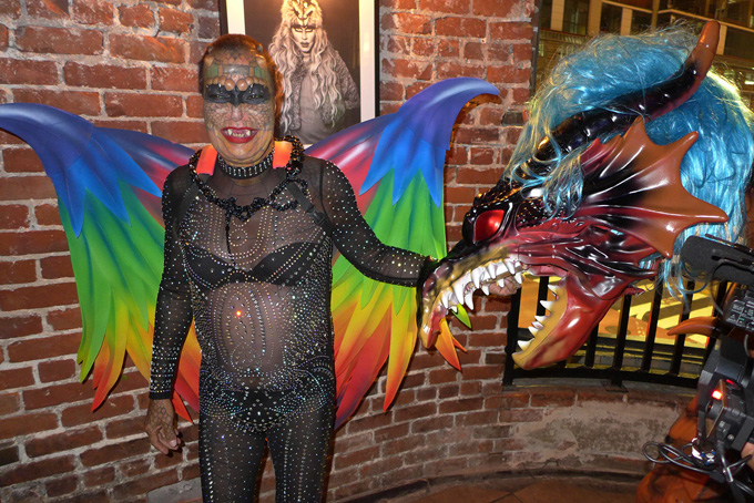 クレイジージャーニーで大反響！ 歯は上が２本で下が４本で好物は動物の脳や目玉！「最狂の改造人間ドラゴンレディ」をケロッピー前田が徹底解説！の画像7