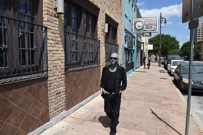 クレイジージャーニーで大反響！ スプリットタンの発案者でトランスフォーメーションの先駆者…トカゲになりたいリザードマンに直撃取材！【ケロッピー前田】の画像3