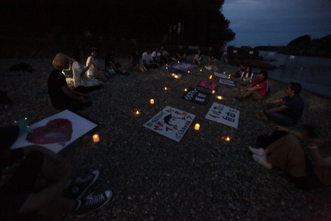 和歌山で「イルカ漁反対の団体」が超怪しげな暗闇ミサを実行していると判明！ 捕鯨も反対謎のクジラ水でお祈りも【潜入取材】の画像13