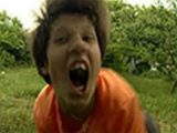 犬に育てられた野生少女「オクサナ・マラヤ」保護10年後の衝撃映像! 吠えて突進、ブルブル、骨を咥え… 虐待による悲劇!
