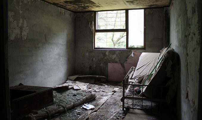 世界7大恐怖スポット「韓国・南陽精神病院」廃墟に村田らむが潜入! 精神病患者の脳内世界絵、「ここは危険…」不気味な英文メッセージもの画像5